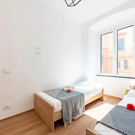 Apartment In - Happy